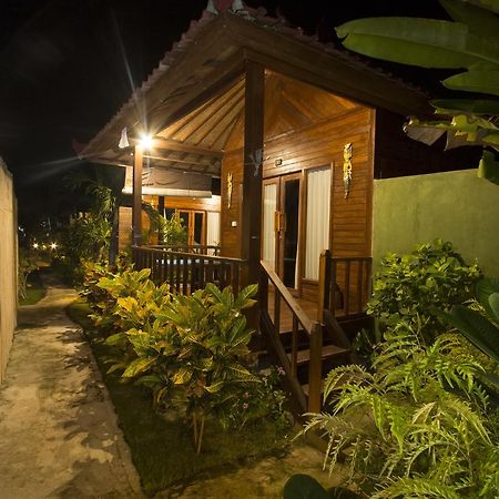 Amora Hut'S Lembongan Exteriér fotografie